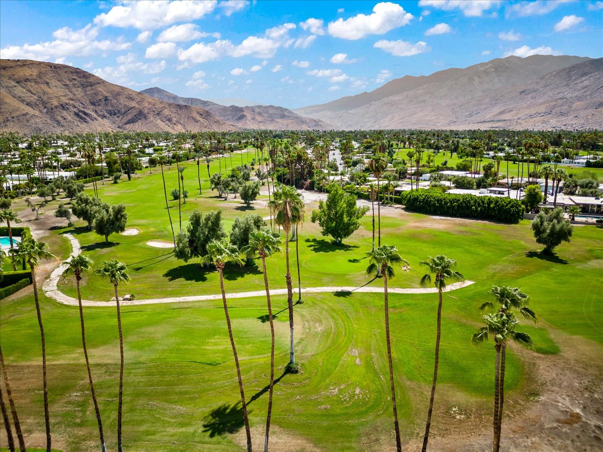 Country Club/ Golf Course